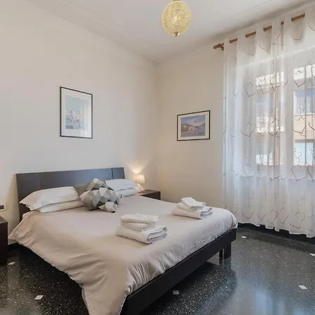 Casa Fronte Mare Apartment *